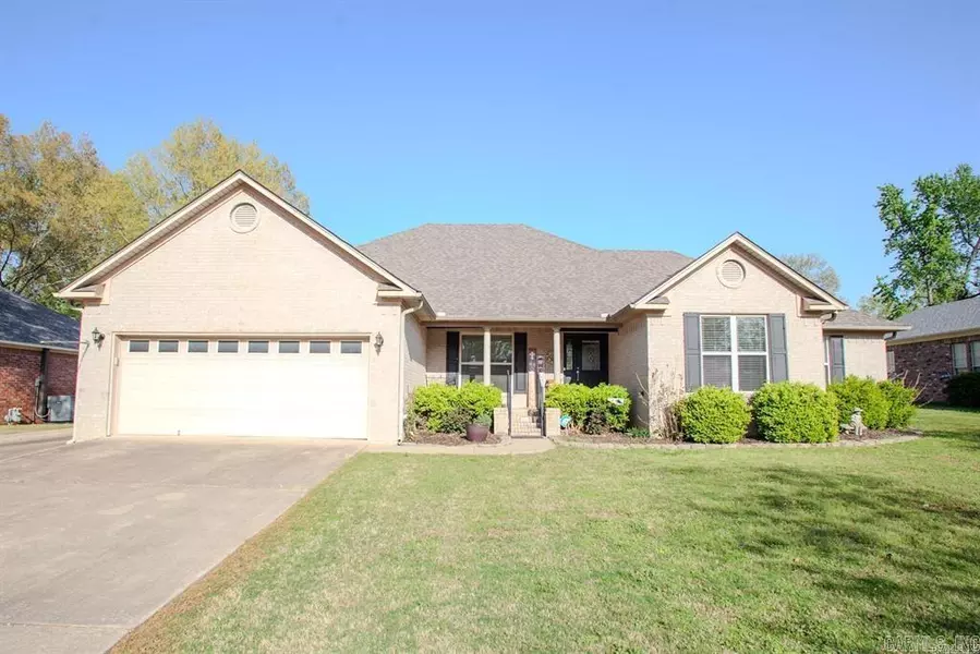 818 Mallard Ln, Conway, AR 72034