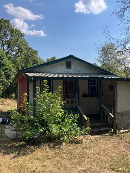 3801 Young Road, Salem, AR 72576