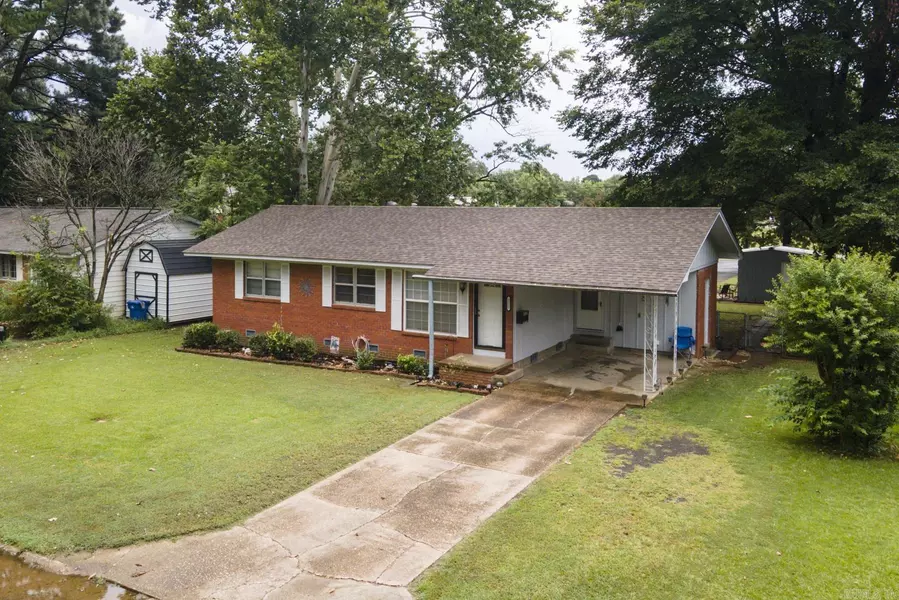 2215 Lee Avenue, Conway, AR 72034