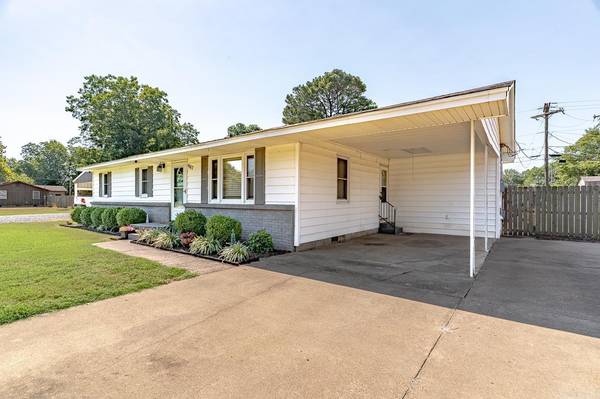 Lake City, AR 72437,907 Nash Street