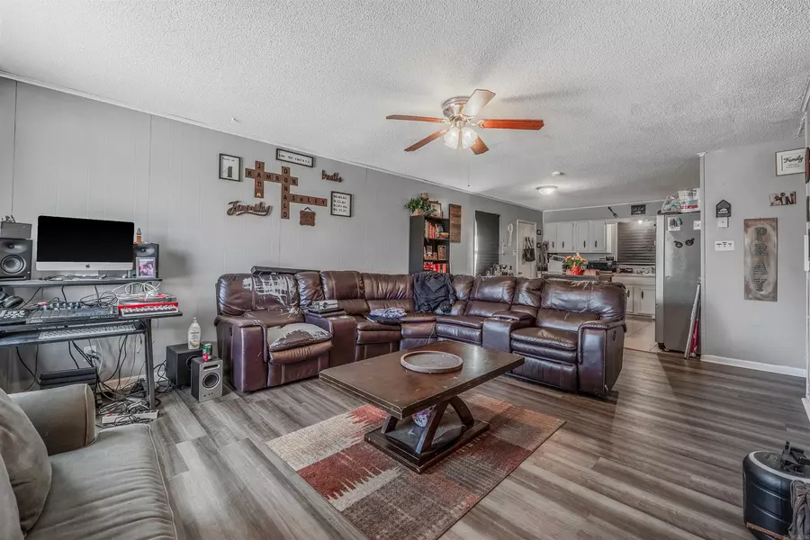 615 & 617 Brierly Dr, Sherwood, AR 72120