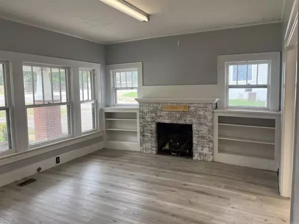 Paragould, AR 72450,725 W Kingshighway