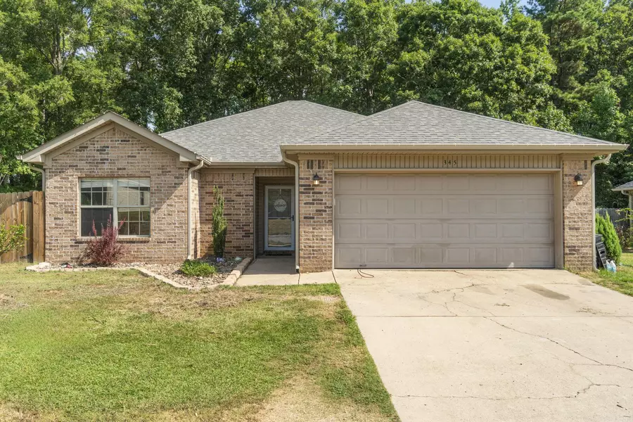 345 Meadow Creek Dr, Benton, AR 72015