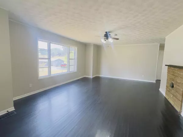 Melbourne, AR 72556,26 Sheffield Road