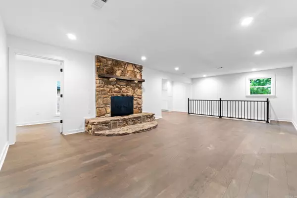 Conway, AR 72034,3237 College Avenue