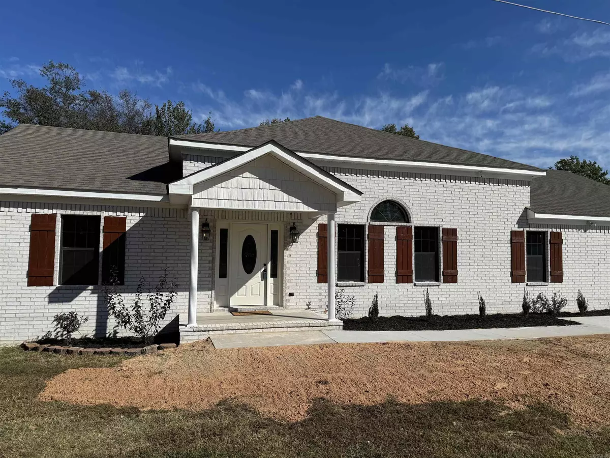 Lonoke, AR 72086,305 Rifle Lane