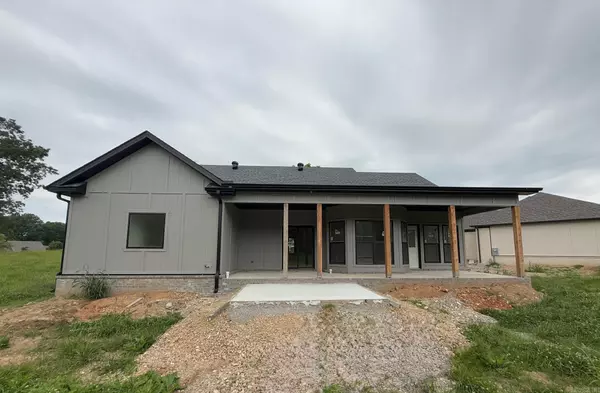 Ash Flat, AR 72513,Address not disclosed