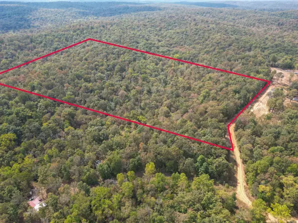 32-34 Red Oak Trail Road, Hardy, AR 72542