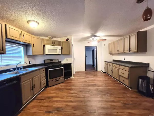 White Hall, AR 71602-9999,1010 Kenneth