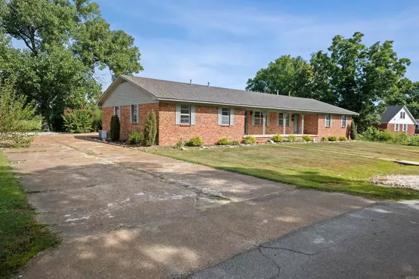 Walnut Ridge, AR 72476,823 NW 5th