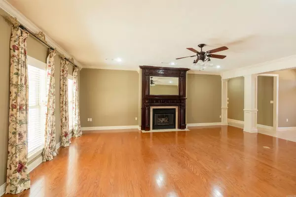 Searcy, AR 72143,917 A Skyline Drive