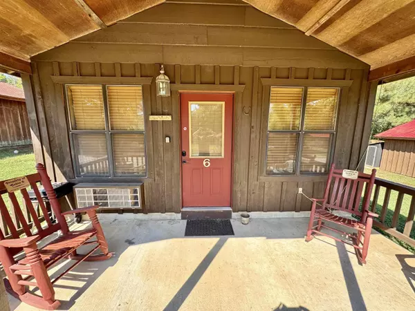 Mountain View, AR 72560,417-6 Cabin Circle