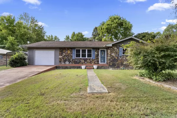 604 Park Street, Flippin, AR 72634