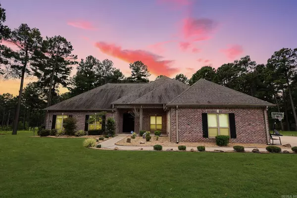 720 Mystic Creek Dr, El Dorado, AR 71730