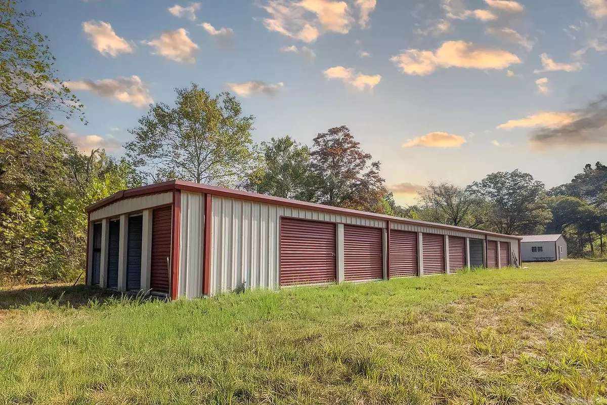 Hardy, AR 72542,11748 Highway 63 South