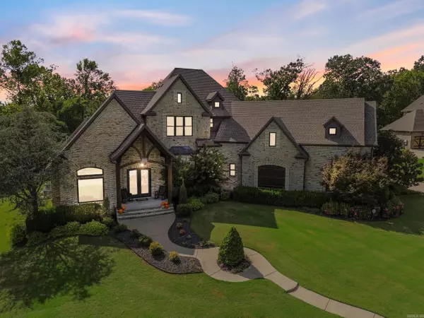 995 Beau Chalet Drive, Bentonville, AR 72713