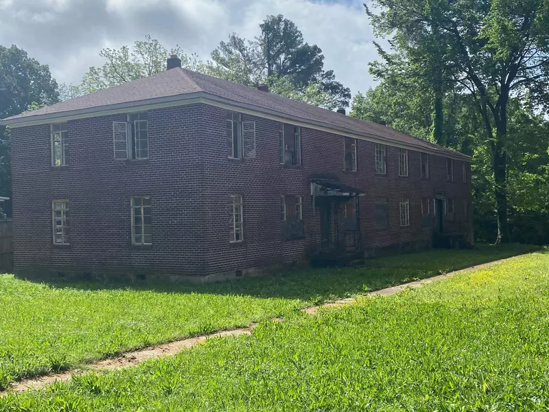 1304 E Broadway Street, Forrest City, AR 72335-4402