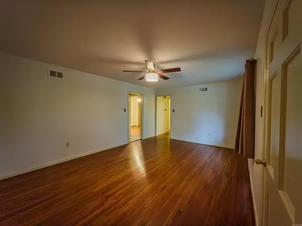 Cammack Village, AR 72207,109 Schoolwood Ln