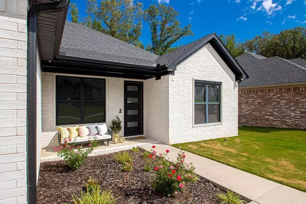 Sherwood, AR 72120,876 Oak Forest Circle