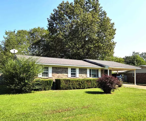 2701 Ozark Street, Mena, AR 71953