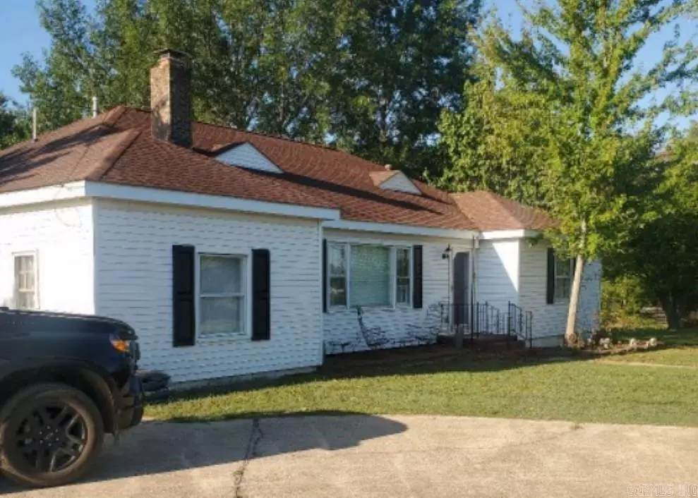 Mountain View, AR 72560,1009 E Main Street