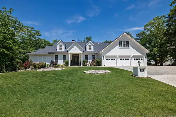 12 Darro Way, Hot Springs Village, AR 71909