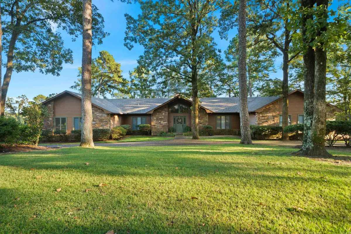 Hot Springs, AR 71901,214 Whispering Hills Street