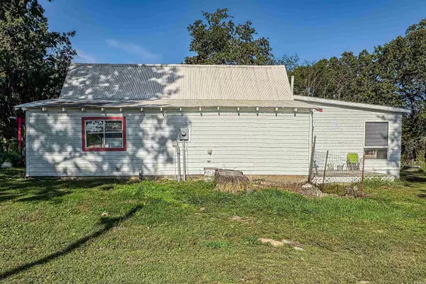 Yellville, AR 72687,2114 E Hwy 206