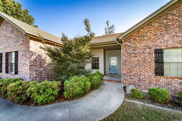 Benton, AR 72019,854 Salem Heights Drive