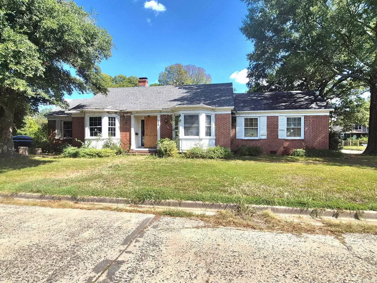 Pine Bluff, AR 71601,1707 S oak