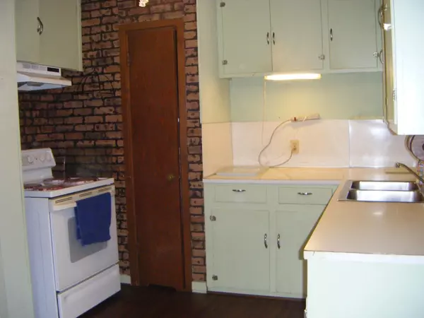 Arkadelphia, AR 71923,1516 Walnut Street