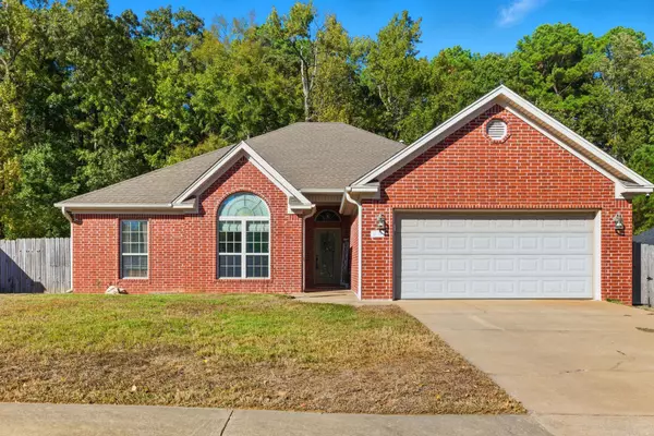 1810 White Oak Circle, Benton, AR 72019