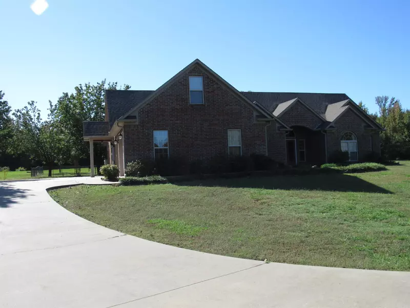 64 Wilson Cove Road, Morrilton, AR 72110-9130