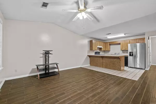 Conway, AR 72032,575 5Th Ave