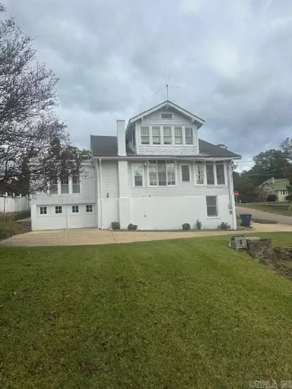 Camden, AR 71701,505 W Washington