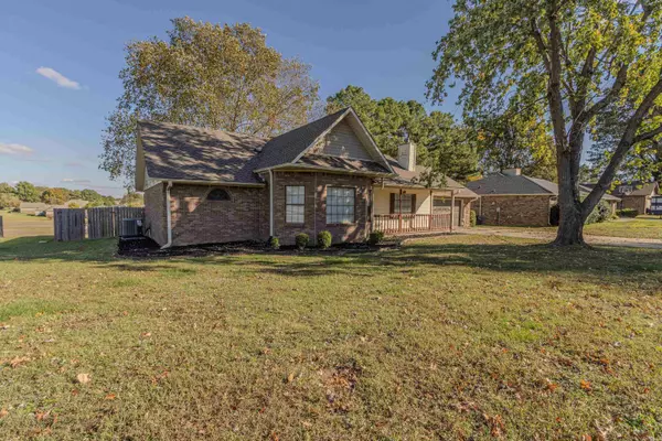 Paragould, AR 72450,217 S Center Hill