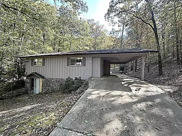 Hot Springs National Park, AR 71913,118 Holly Hill Drive