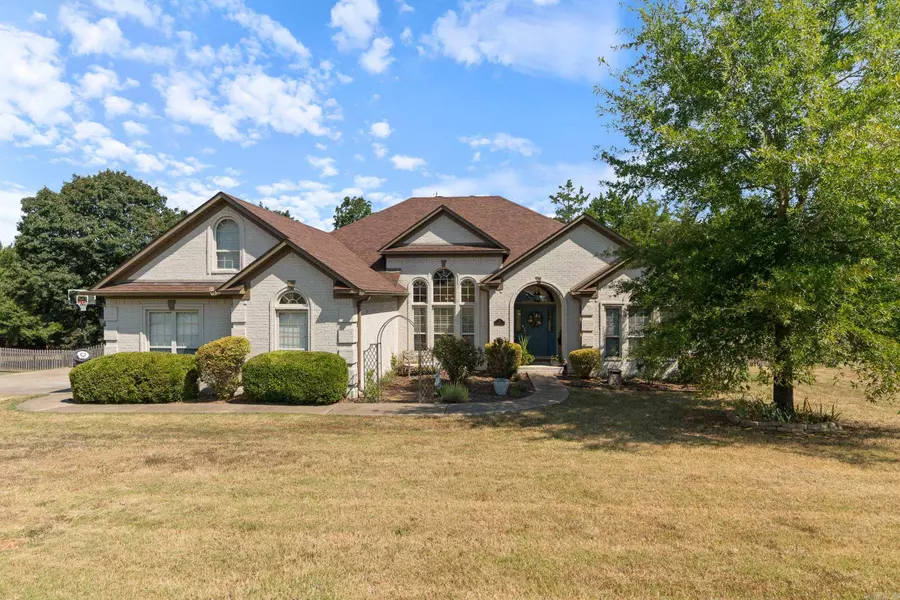 11 E Chateau Estates, Greenbrier, AR 72058