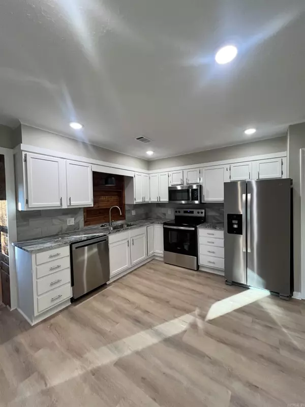 Bald Knob, AR 72010,303 N Main Street