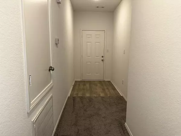 Conway, AR 72032,35 Barn Cat Way