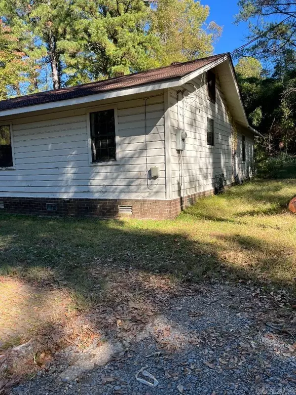 Fordyce, AR 71742,102 Robertson RD