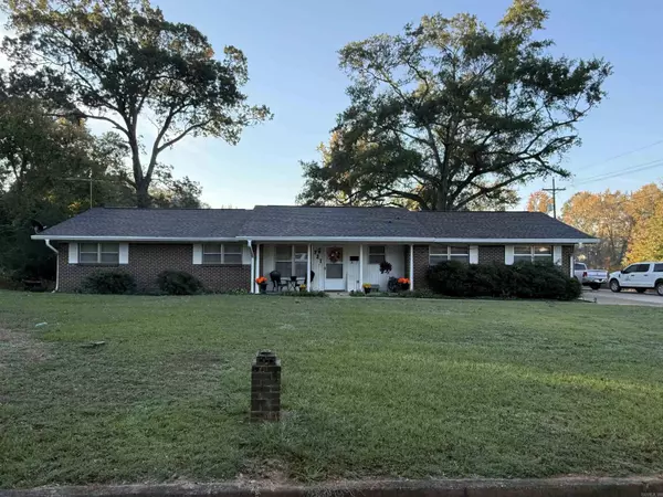 721 W College Street, Nashville, AR 71852