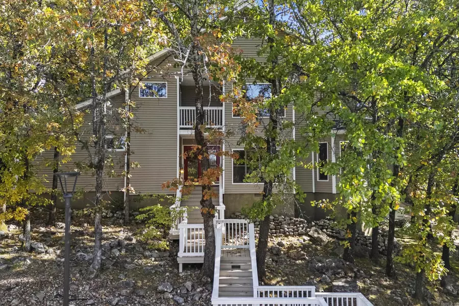 11 Pontalba Dr, Little Rock, AR 72211