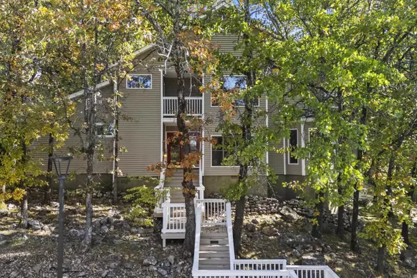 11 Pontalba Dr, Little Rock, AR 72211