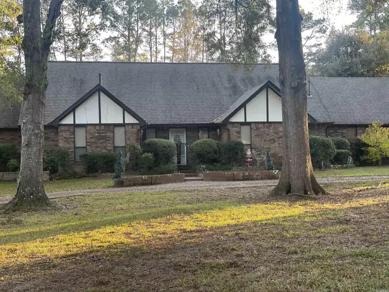 204 Country Place, Pine Bluff, AR 71603