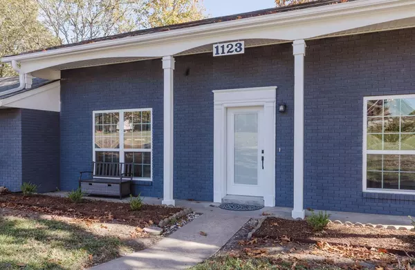 Benton, AR 72015,1123 Scenic Way