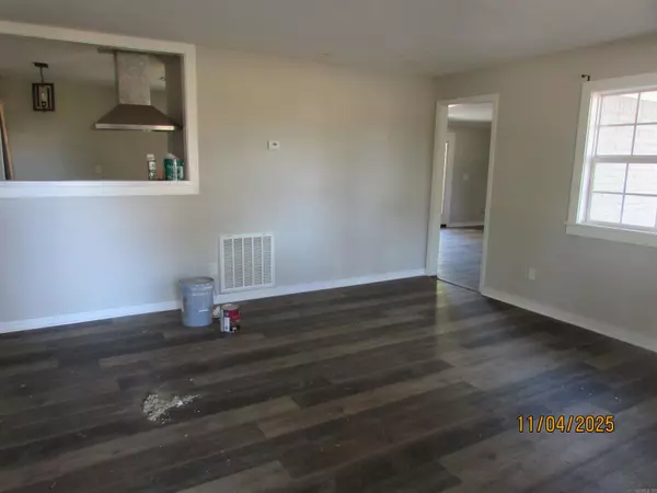 Cabot, AR 72023,204 N 5th