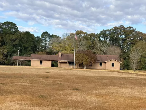 1250 Cash Rd., Camden, AR 71701