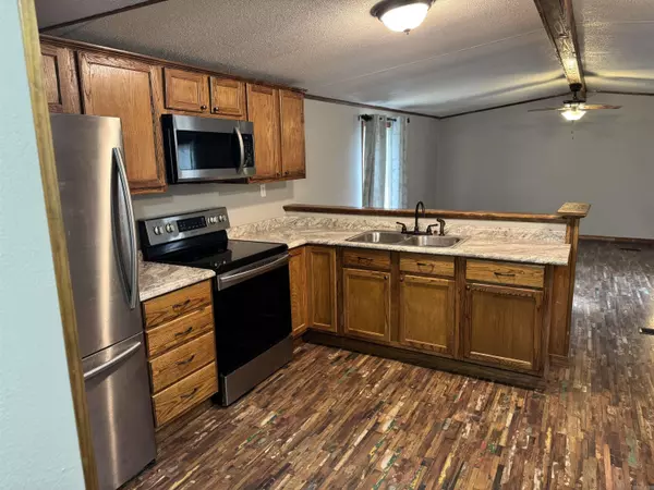 Higden, AR 72067,140 Howard Rd.