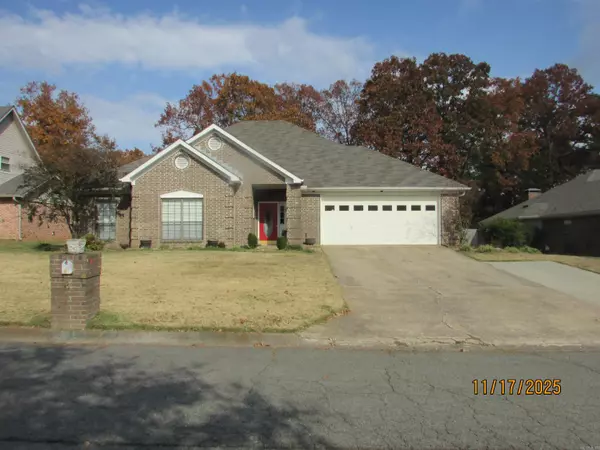 6 Winona Dr, Maumelle, AR 72113